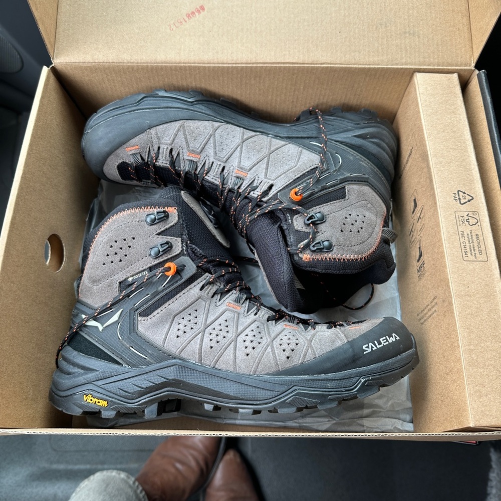 Men's Hiking Boots - Gray and Black